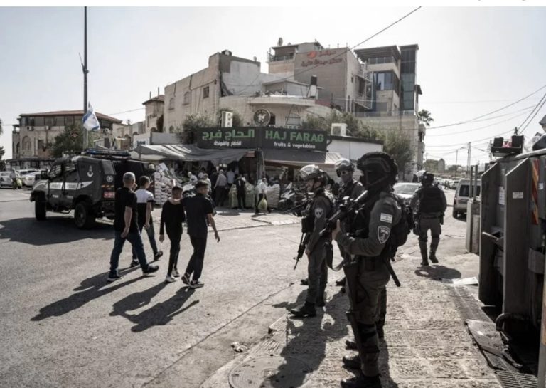 Em Jerusalém, 2 policiais de Israel são esfaqueados; suspeito é morto