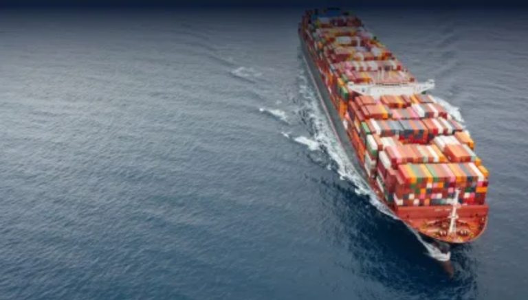 Indivíduos armados apreendem petroleiro administrado por Israel no Golfo de Aden, diz autoridade dos EUA