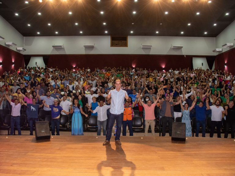 Após apresentar  os avanços  da gestão para sociedade ,  prefeito  Zequinha Lima  anuncia quase meio bilhão  de reais que serão  investidos  em Cruzeiro  do Sul em 2024 