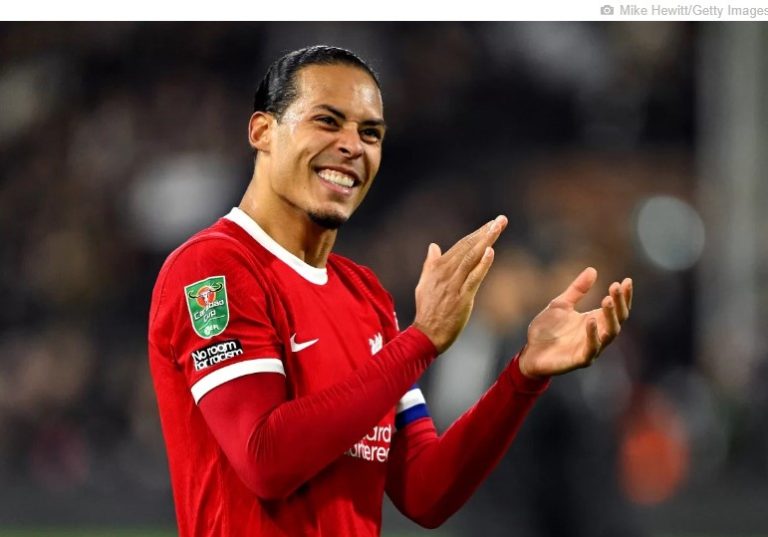 Liverpool elimina Fulham e decide Copa da Liga Inglesa contra Chelsea