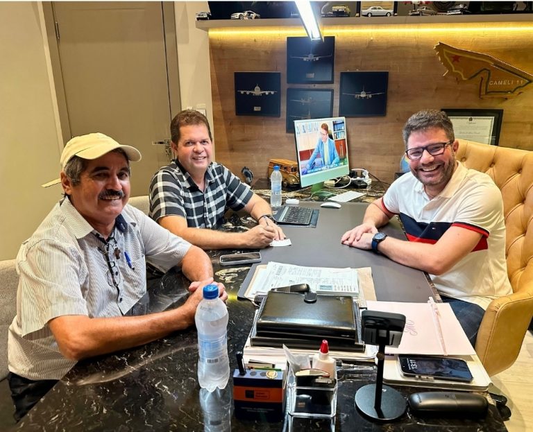 GLADSON CAMELI DECLARA APOIO À PRÉ-CANDIDATURA DE CLÁUDIO BRAGA À PREFEITURA DE FEIJÓ