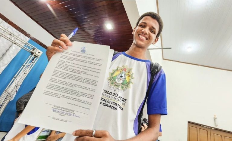 Com emenda R$ 500 mil  de Edvaldo Magalhães, prefeito Zequinha garante pelo terceiro  ano consecutivo  100 bolsas para jovens de  Cruzeiro  do Sul 