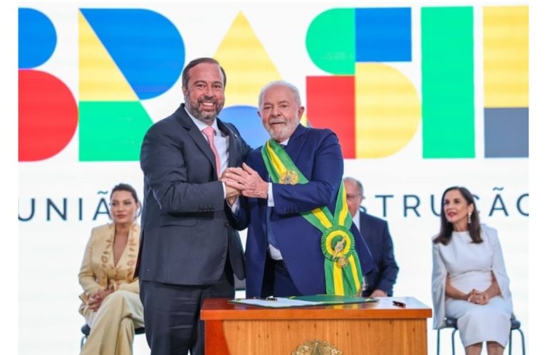 Lula e Ministro anuncia ampliação do vale-gás para 20 milhões de famílias