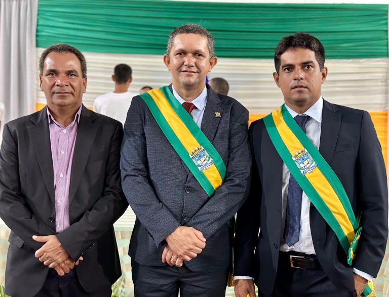 Antes de deixar  o cargo,  ex-prefeito  Jailson Amorim  garante pagamento  de abono  salarial aos servidores de Rodrigues Alves 