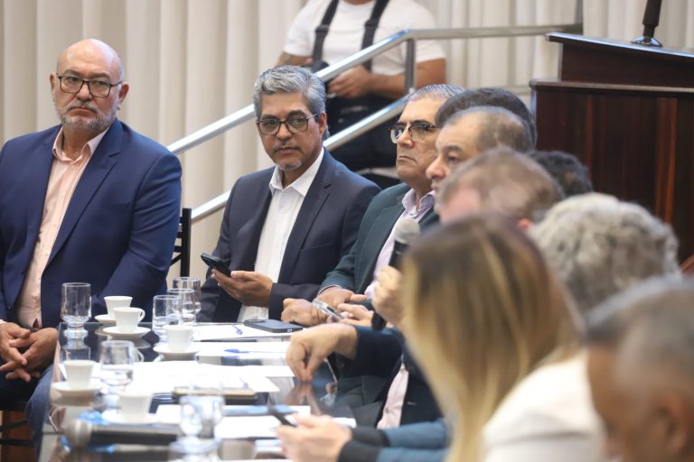 Durante reunião da Câmara Técnica do Comércio Exterior, Edvaldo diz que ferrovia interoceânica voltará ao mapa da rota do Pacífico