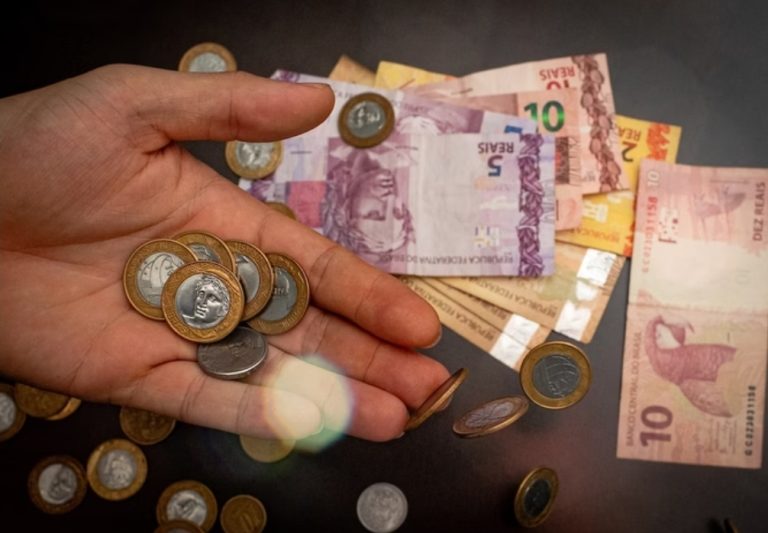 Governo Lula envia LDO 2026 ao Congresso com aumento no salário mínimo