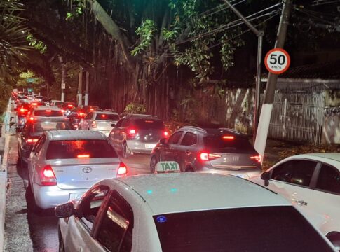 cidade-de-sp-tem-maior-congestionamento-do-ano-no-dia-dos-namorados