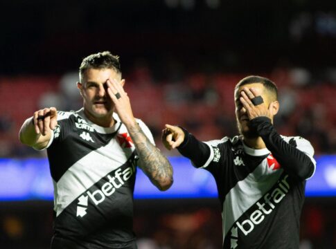 vasco-quebra-tabu-e-bate-sao-paulo-no-morumbis;-galo-vence-o-inter