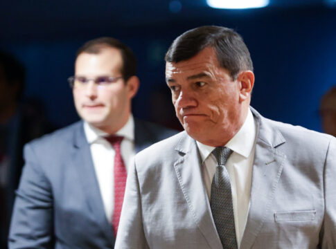 atitude-de-general-em-julgamento-no-stf-e-criticada-por-advogados