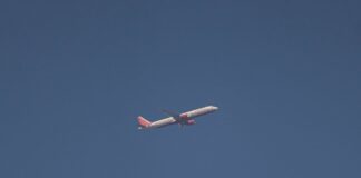 apos-tragedia:-com-ameaca-de-bomba,-voo-da-air-india-faz-pouso-forcado