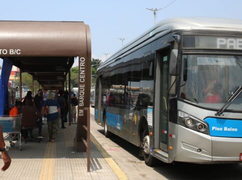 com-variacao-de-0,2%,-setor-de-servicos-cresce-pelo-terceiro-mes