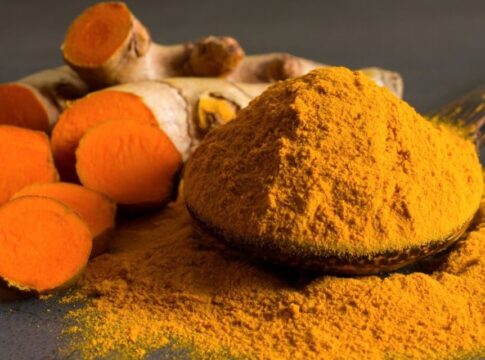 nutricionista-ensina-como-turbinar-os-beneficios-da-curcuma