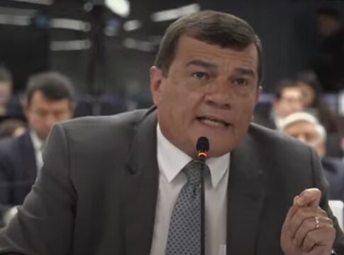 general-pede-desculpas-a-advogado-apos-se-irritar-em-interrogatorio
