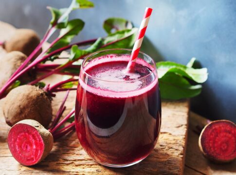 9-sucos-detox-para-ajudar-acabar-com-a-gordura-abdominal