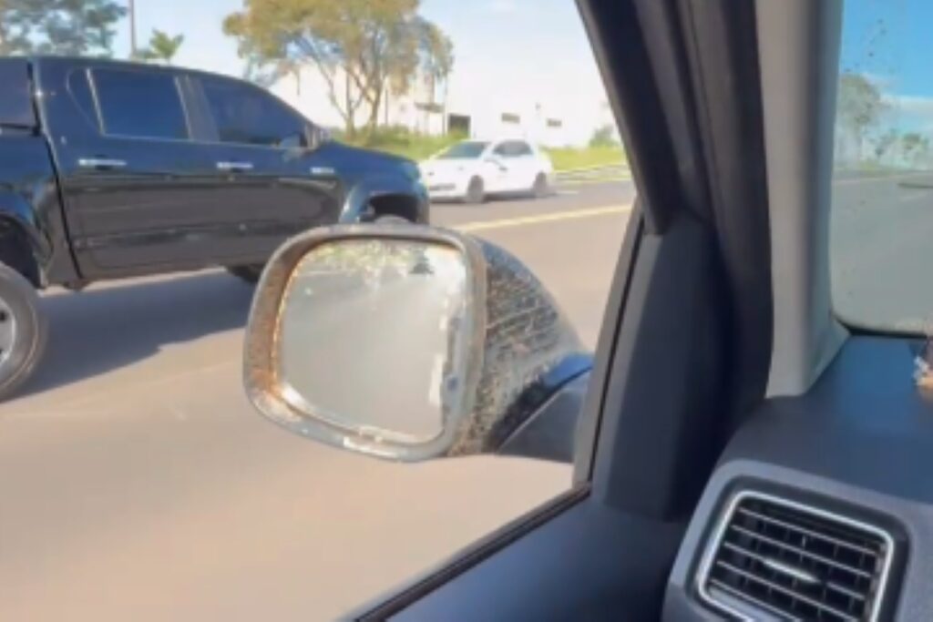 motorista-se-filma-em-racha-a-185-km/h:-“o,-com-uma-mao-hein?”