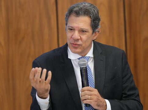 crise-do-iof:-coalizao-de-frentes-parlamentares-se-manifesta-contra-mp