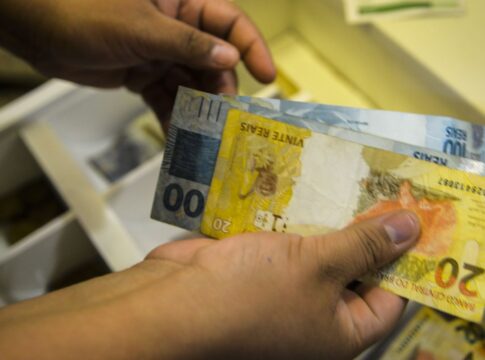 rendimento-medio-dos-brasileiros-chega-a-r$-3.270