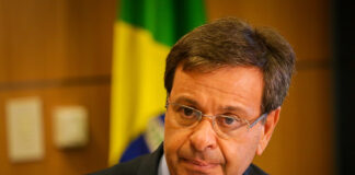 moraes-transformou-gilson-machado-na-nova-“debora-do-batom”