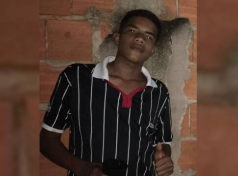 “tortura-e-morte”:-mae-acredita-que-corpo-de-filho-foi-mudado-de-lugar