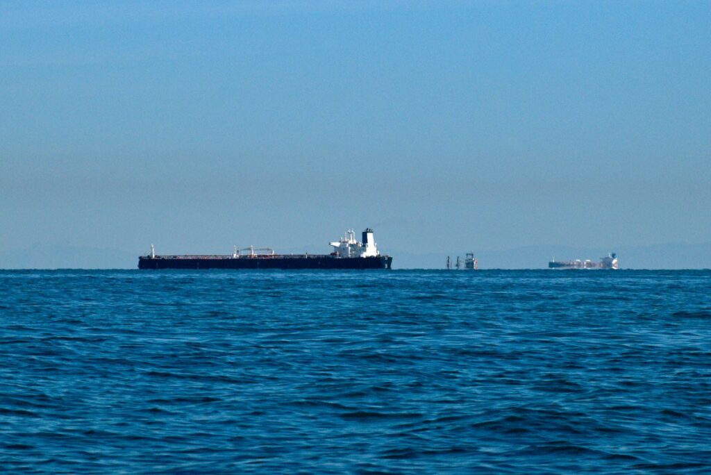ira-pode-bloquear-local-por-onde-passa-boa-parte-do-petroleo-mundial