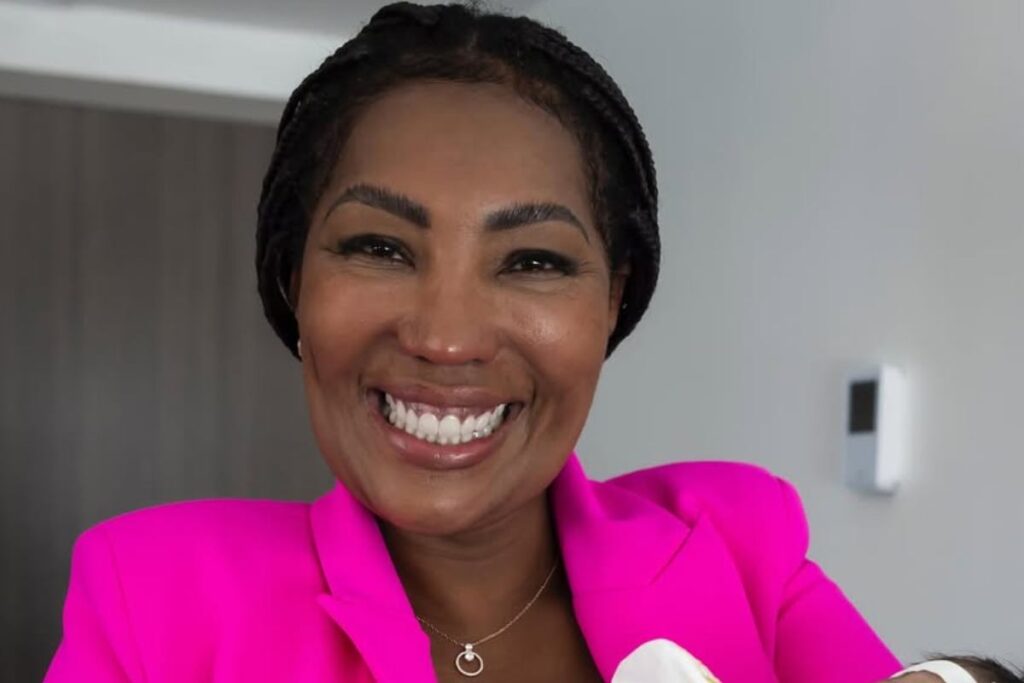 mae-de-ludmilla-mostra-rosto-da-neta-e-se-declara-nas-redes
