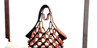 bolsa-que-se-adapta-a-superficie-e-destaque-de-marca-emergente