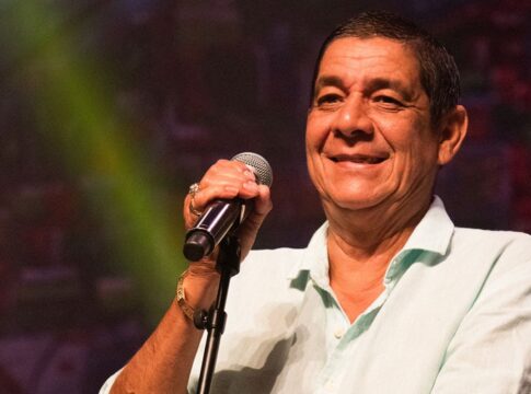 zeca-pagodinho-diverte-seguidores-com-look-inusitado-para-o-frio.-veja