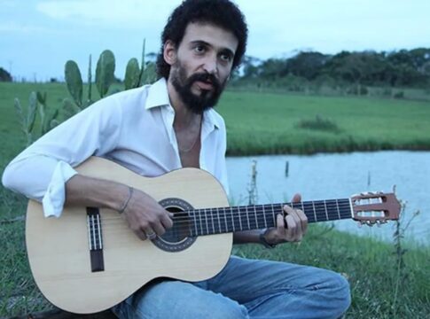 julio-andrade-conta-como-foi-dar-vida-a-gonzaguinha-no-cinema