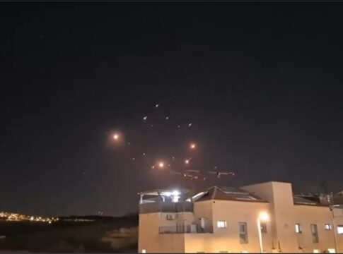 israel-ataca-iemen-em-meio-a-bombardeio-com-o-ira
