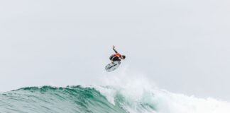 surfe:-brasileiro-yago-dora-vence-japones-e-conquista-etapa-da-wsl
