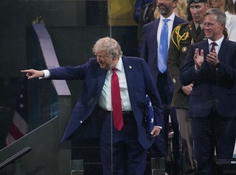 trump-manda-recado-para-“inimigos”-dos-eua-durante-parada-militar
