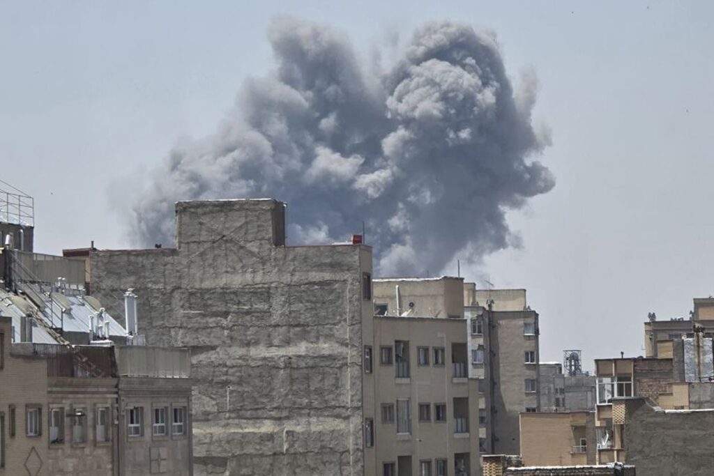 israel-pede-evacuacao-de-iranianos-em-areas-perto-de-producao-de-armas