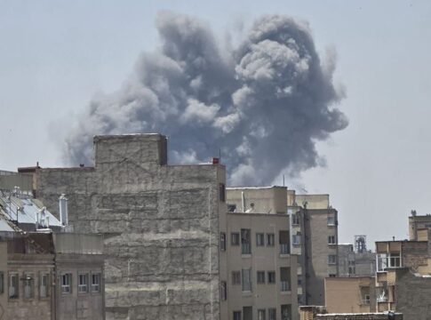 israel-pede-evacuacao-de-iranianos-em-areas-perto-de-producao-de-armas