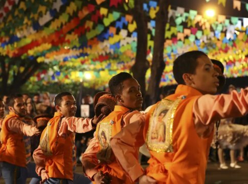 com-origem-europeia,-festas-juninas-misturam-devocao,-comidas-e-dancas