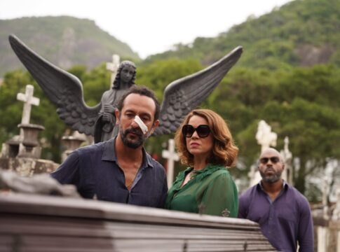os-enforcados-traz-leandra-leal-e-irandhir-santos-como-casal-macbeth