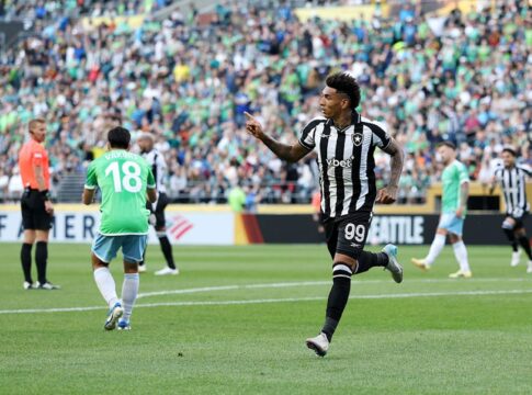 mundial:-botafogo-sofre-no-fim,-mas-vence-seattle-sounders-na-estreia