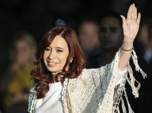 kirchner,-a-politica-de-mil-vidas-(por-mar-centenera-e-federico-rivas)
