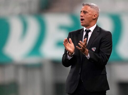 crespo-aparece-como-favorito-para-assumir-comando-do-sao-paulo