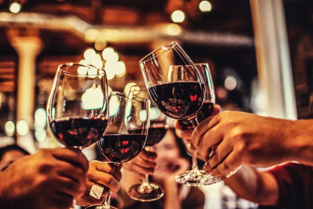 vinho-nada-obvio:-7-uvas-“desconhecidas”-que-vale-a-pena-experimentar