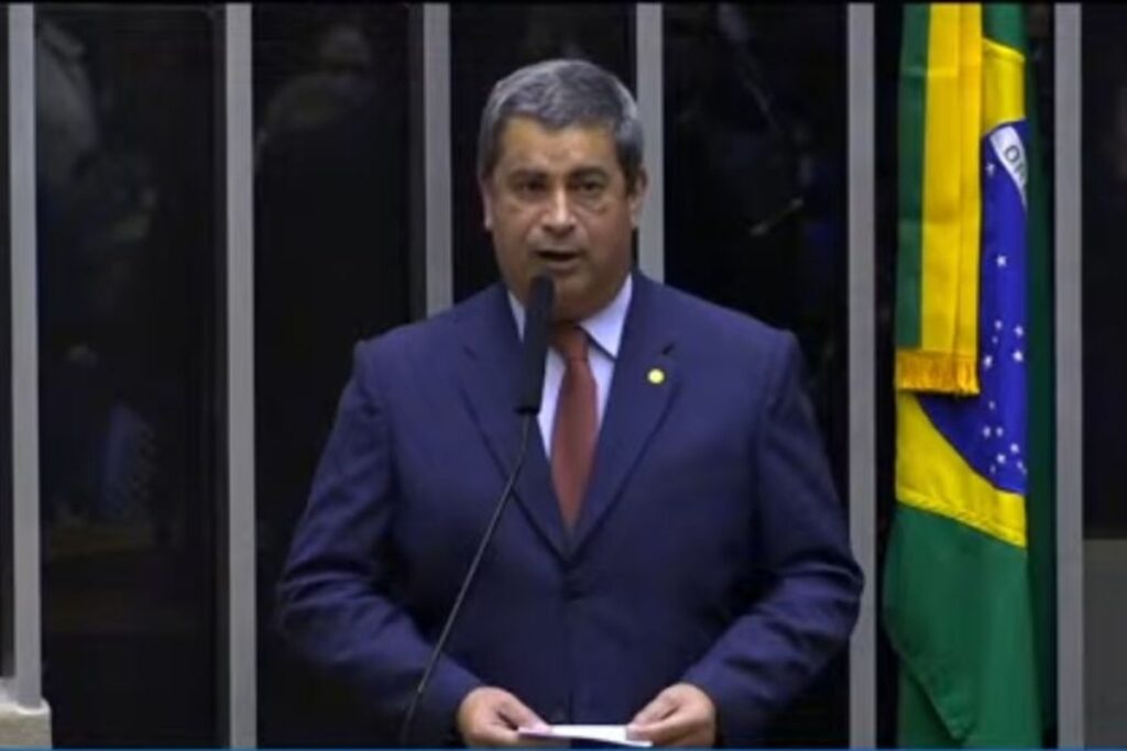 suplente-assume-dizendo-que-vai-representar-os-eleitores-de-zambelli