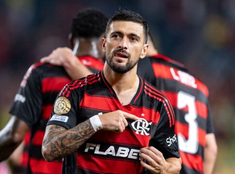 flamengo-estreia-no-mundial-de-clubes-com-vitoria-sobre-o-esperance
