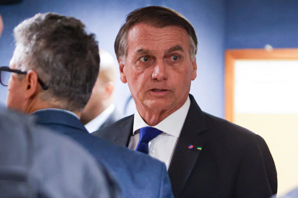 abin-paralela:-pf-indicia-bolsonaro,-ramagem-e-carlos-bolsonaro