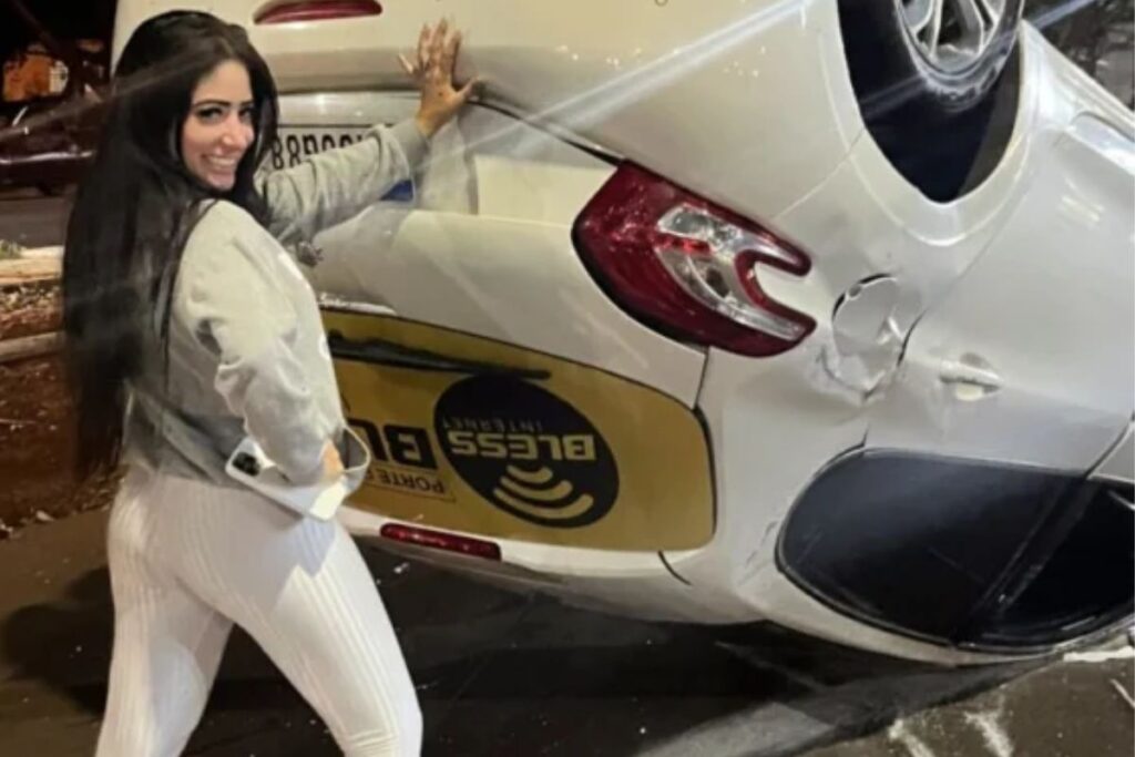 carro-capota-e-motorista-reage-com-humor:-“levei-no-entretenimento”