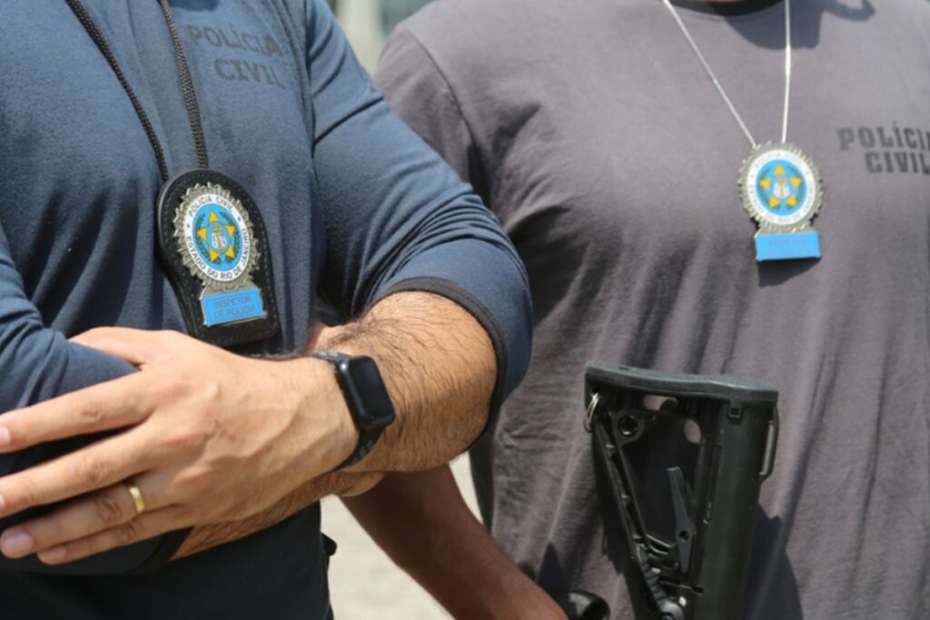 homens-se-passavam-por-religiosos-para-cometer-assaltos-no-rio