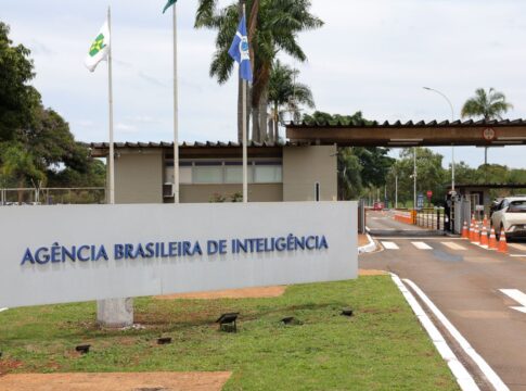 pf-indicia-jair-bolsonaro-e-ramagem-no-inquerito-da-“abin-paralela”