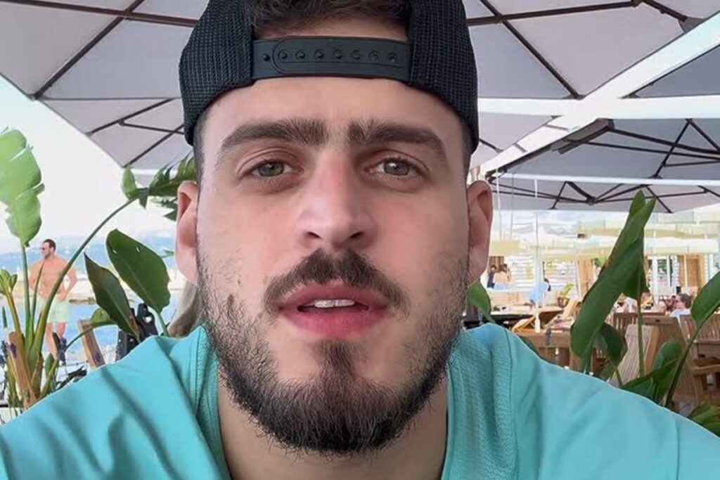 video:-jon-vlogs-volta-as-redes-sociais-apos-ser-preso-na-croacia