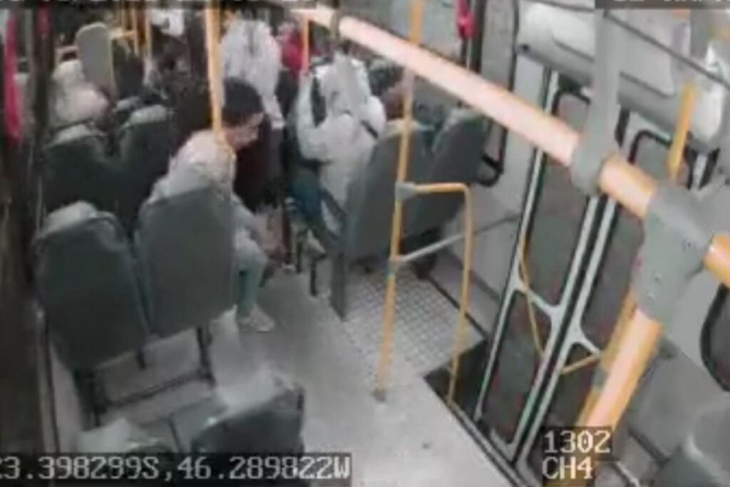 video-flagra-ataque-a-onibus-em-maua-e-casos-chegam-a-80-na-grande-sp