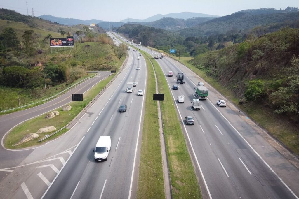 feriado-deve-levar-mais-de-16-milhoes-de-veiculos-as-rodovias-de-sp