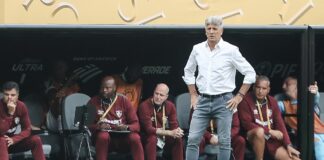 “nao-estou-surpreso”,-avalia-renato-gaucho-apos-boa-estreia-no-mundial