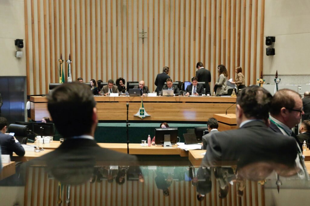 cldf:-em-acordo-com-executivo,-oposicao-desobstrui-pauta-e-aprova-pls